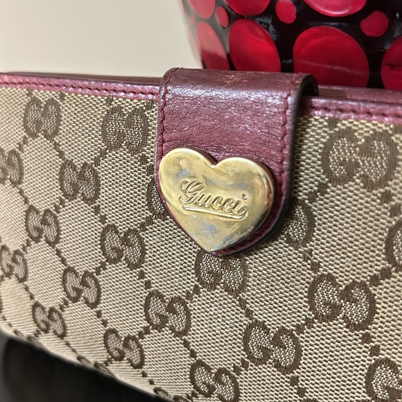 Gucci Heart Clasp GG Monogram Tan and Pink Continental Wallet - Picture 3 of 17